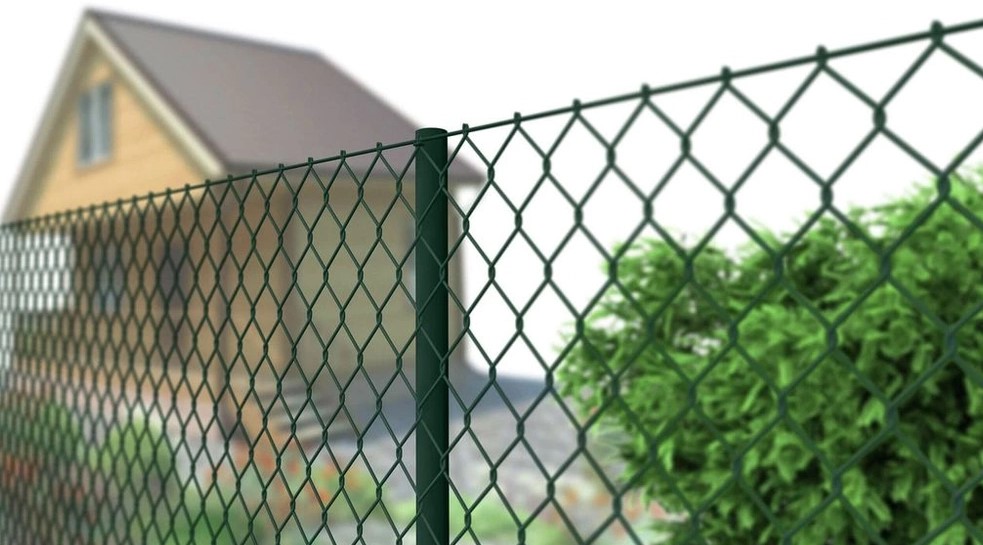 Забор из строительной cетки для дачи